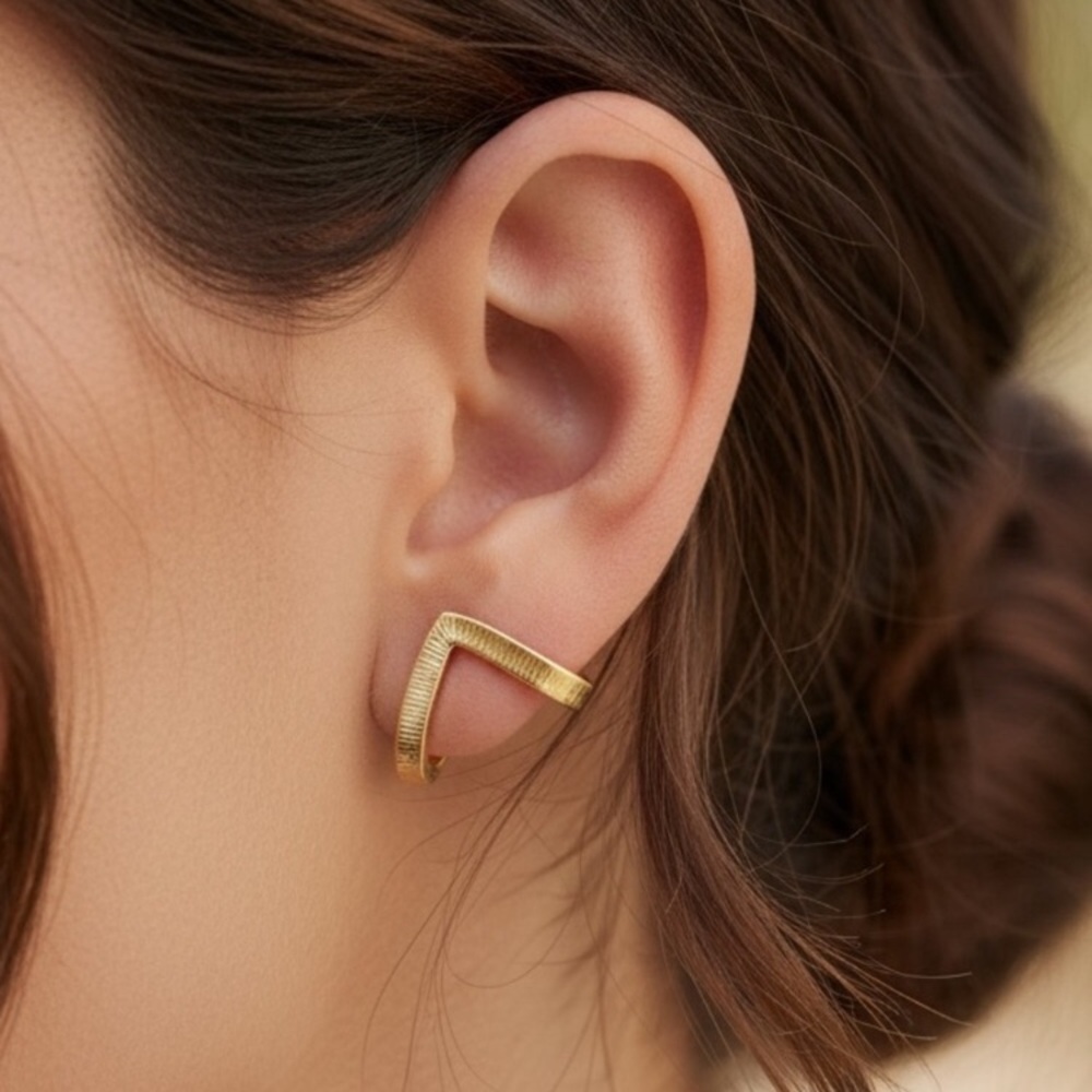 Triangular Wrap Stud Geometric Minimalist Earrings new